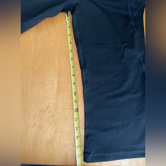 Tek Gear athletic capris. Size medium. Stretch. Yoga. - Picture 4 of 7